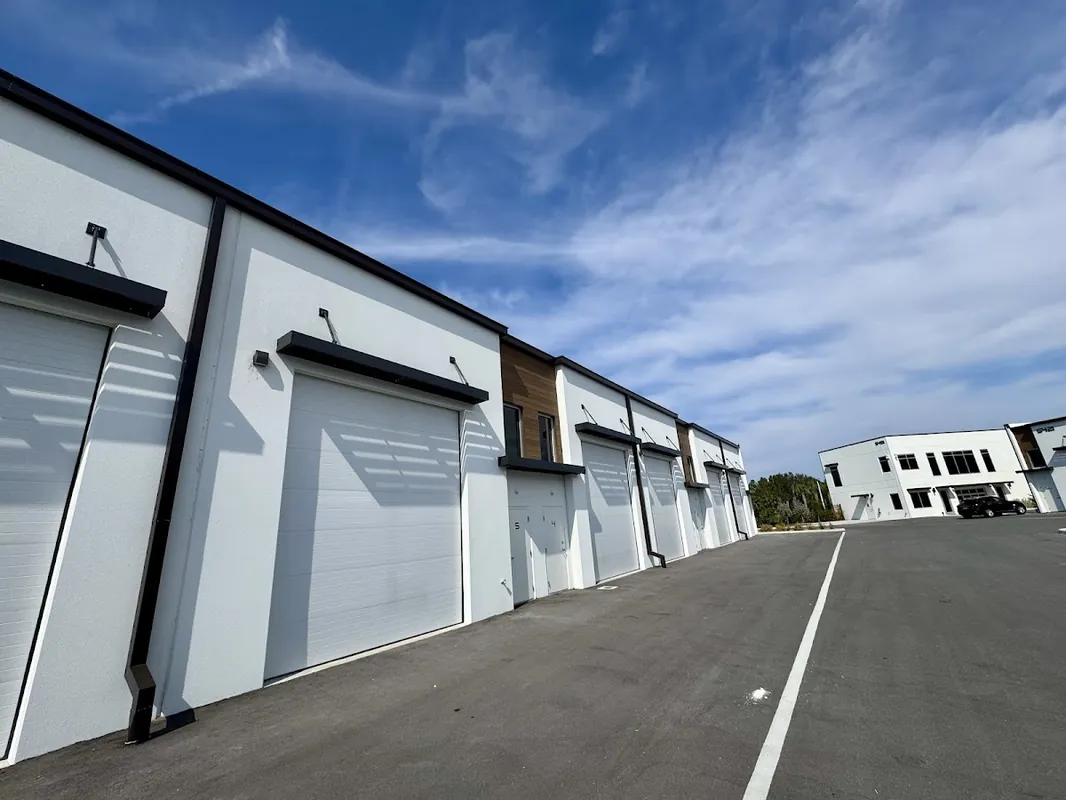 Luxe Dream Garage - Car storage facility in Tampa, FL